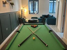 Dream Retreat Luxury Apartment with Super King Bed, Pool Table PS4 - Sleeps 5 Free Parking, apartamento en Bradford