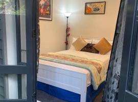 Auckland CBD, Parnell Ensuite+Patio+Secluded Garage, cottage in Auckland
