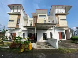 Villa Harga Terjangkau di Malang