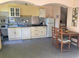 Appartement climatisé 1 à 4 personnes avec belle terrasse, hotel i Vidauban