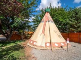 Moab RV Resort Glamping Tipi OKTP-53: Moab şehrinde bir otel