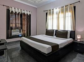 OYO Flagship Regal Stays، فندق في Khandagiri