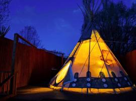 Moab RV Resort Glamping Tipi OK54, prabangi stovyklavietė mieste Moabas