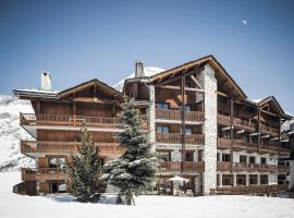 Hotel Altitude: Val dʼIsère şehrinde bir otel