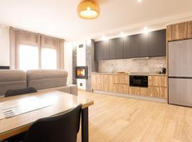 El sueño del Búho 1. Adaptado, chimenea y terraza, hotel in Beceite