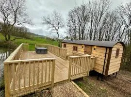 Shepherds Hut/Hot Tub Private Lake Jurassic Coast