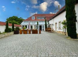 Schlosskoje - Ihr FerienZuhause in der Pfalz, hotel in Neustadt an der Weinstraße