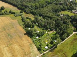 노리치에 위치한 호텔 Moat Island Glamping