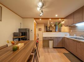 New Open 天神橋筋六丁目駅徒歩1分 バーカウンター付き一軒家 天満居酒屋街徒歩3分 梅田 難波10分, biệt thự ở Osaka