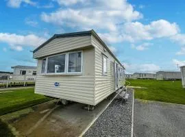Lovely Caravan At Sand Le Mere Holiday Park In Yorkshire Ref 71110td