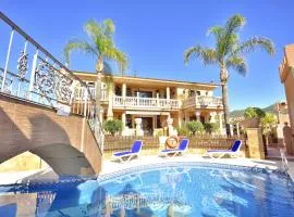 Villa rural en Málaga con piscina y vistas al mar