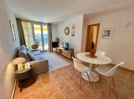 Apartament reformat, Wi Fi, parking, piscina, AC, Hotel in Calella de Palafrugell