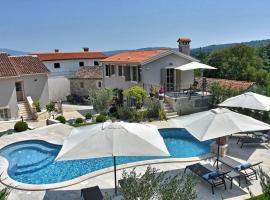 Beautiful Villa Zita with Private Pool ค็อทเทจในJakšići