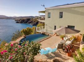 Sea La Vie about Waterfront St Thomas Escape with Pool, holiday home in St Thomas