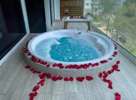 Dominique Cartagena, Beautiful 2 Bedroom Apartment