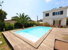 FRGK Villa d'élégance à Cannes avec piscine、カンヌのホテル