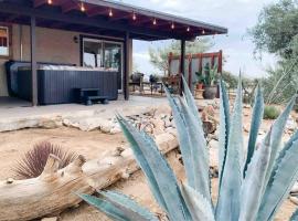 Ranch with Hot Tub by Joshua Tree Park/Pioneertown, leilighet i Yucca Valley