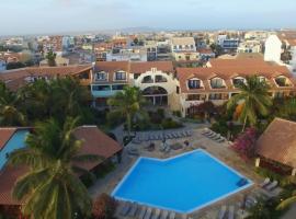 Porto Antigo 2- lovely studio 32, hotel com piscina em Santa Maria