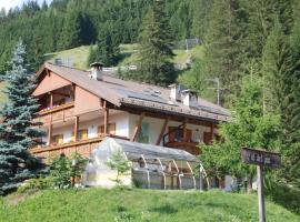 Césa Col De Pin, hotel di Canazei