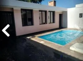 Casa con quincho y pileta en Potrero de los Funes