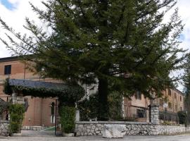 LH Albergo Il Picchio, hotell i Pescasseroli