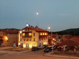 弗吉尼亚R.H.酒店，位于比努埃萨的滑雪度假村