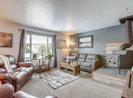 Near Red Rocks, Hiking and Skiing Kittredge Condo!