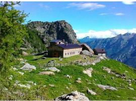 Rifugio Alpe Bonze, farm stay in Donnas