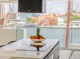 The Wharf Luxury Apartment MT 7E