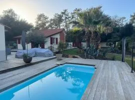 Villa Soulacaise plage à 100m Piscine Jardin 1400m2