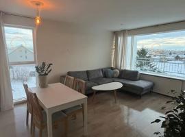 Apartment in Hafnarfjörður、ハフナルフィヨルズゥルのアパートメント