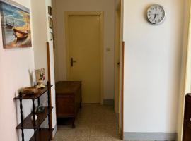 MendiHome - Appartamento Vicino Mare, ξενοδοχείο με πάρκινγκ σε Nocera Terinese