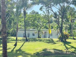 Papaya Casita - On an organic farm, hotel com piscinas em Jamao al Norte