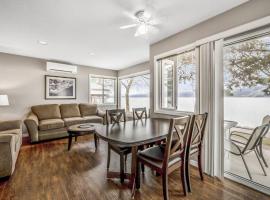 The Perfect Getaway Cabin in the Okanagan #6, tradicionalna kućica u gradu 'West Kelowna'