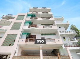 OYO Flagship Lucky Hotel, poceni hotel v mestu Kānpur