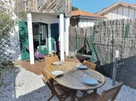 Appartement cosy, 4 pers, proche plages et centre, BBQ, parking, Wifi inclus - FR-1-239-943