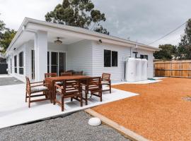 Exquisitely Spacious 3-Bed Home, hotel in Fyshwick