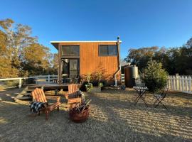 Yellow Rock Views, glamping site in Broke