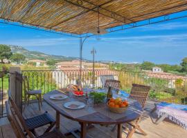Beautiful Apartment "Hortensia" with large terrace for 4 to 6 people, hotel a Calvi