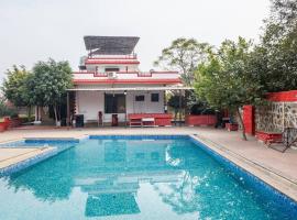 Aravali hills resort, lantgård i Gurgaon