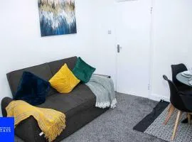 2ndHomeStays-3 Bedroom House - Sleeps 6 - City Centre -Stoke-on-Trent