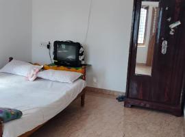 VIBGYOR HOME AWAY FROM HOME, pet-friendly hotel in Kānnangād