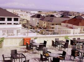 Time Oak Hotel and Suites Royale, hotel in Ogoyo