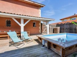 950m de la plage - Maison pour 10 avec piscine, hotel i Arès