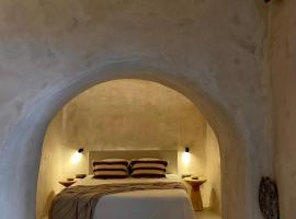 Aethra Cave Suites, hotel v mestu Pirgos