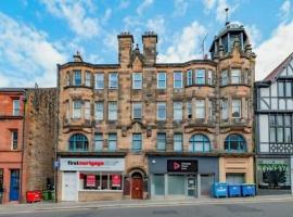 Falkirk City Centre Stylish Two-Bedrooms Apartment, hotel in Falkirk