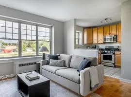 Evanston 1br w courtyard nr beach university CHI-952