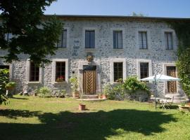 Les Ondines, bed & breakfast kohteessa Gembrie