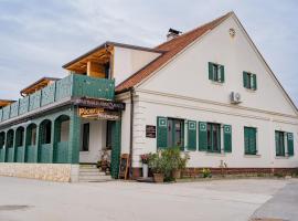 Apartmaji Babi, готель з парковкою у місті Markovci