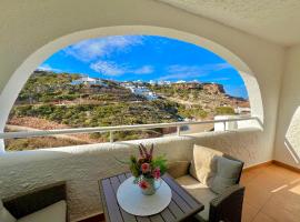 Beachfront Apartment in Cala Morell, strandhotell i Cala Morell